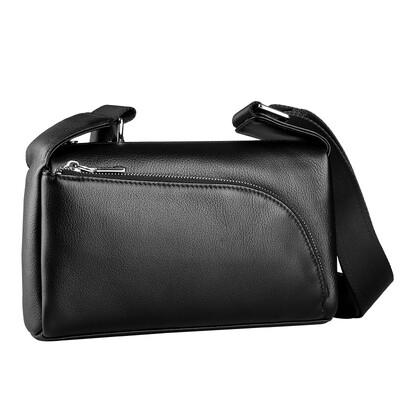 Boutique shoulder bag male leather Korean fashion new fashion cowhide mens and womens leather fashion leisure
Boutique shoulder bag male leather Korean fashion new fashion cowhide mens and womens leather fashion leisure