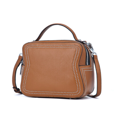 LANVERA first layer of leather handbags Europe and the United States fashion portable small square bag leather retro bag bag shoulder bag female L2023 red
LANVERA first layer of leather handbags Europe and the United States fashion portable small square bag leather retro bag bag shoulder bag female L2023 red