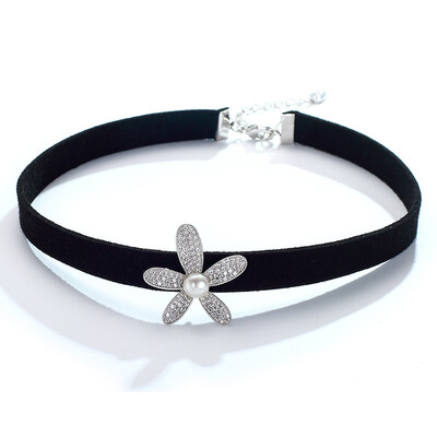 Dai Ruobei flowers necklaces necklaces ladies short black clavicle Europe and the United States temperament retro zircon necklace wild personality neck ornaments to send his girlfriend
Dai Ruobei flowers necklaces necklaces ladies short black clavicle Europe and the United States temperament retro zircon necklace wild personality neck ornaments to send his girlfriend