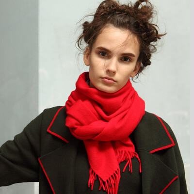 Chuhe TRUE HER cashmere scarf ladies autumn&winter thick warm scarf European&American fashion popular gift box packaging light luxury left bank series festive red
Chuhe TRUE HER cashmere scarf ladies autumn&winter thick warm scarf European&American fashion popular gift box packaging light luxury left bank series festive red