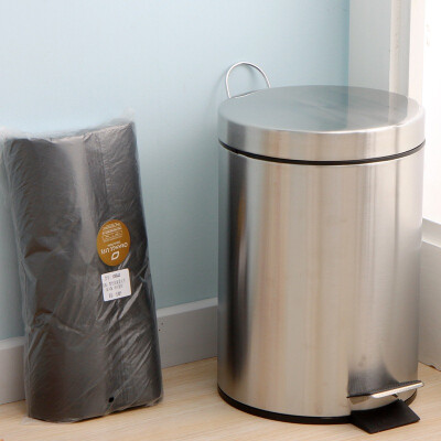 Ou Runzhe trash with garbage bags 8L stainless steel footbed waste baskets with 8L dedicated trash bags 100 suits
Ou Runzhe trash with garbage bags 8L stainless steel footbed waste baskets with 8L dedicated trash bags 100 suits