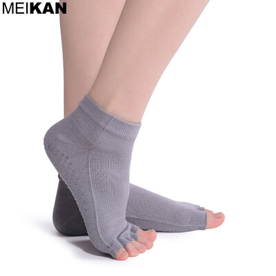 Open Toe Yoga Sock Professional Pilates Colorful Silicone Non-slip Sox 5 Fingers Compression Sports Socks
Open Toe Yoga Sock Professional Pilates Colorful Silicone Non-slip Sox 5 Fingers Compression Sports Socks
