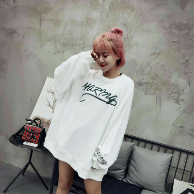 2017 fashion autumn new female sweater Korean version of the cotton terry washed letters alphabet embroidery student sweater coat
2017 fashion autumn new female sweater Korean version of the cotton terry washed letters alphabet embroidery student sweater coat