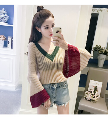 2017 Autumn new loose long paragraph V-neck long-sleeved sweater women's shirt shirt coat head trumpet sleeves sweater
2017 Autumn new loose long paragraph V-neck long-sleeved sweater women's shirt shirt coat head trumpet sleeves sweater