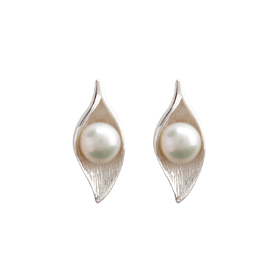 Luo Linglong s925 sterling silver earrings female leaf leaves are pearl earrings jewelry anti-allergic simple temperament gift
Luo Linglong s925 sterling silver earrings female leaf leaves are pearl earrings jewelry anti-allergic simple temperament gift
