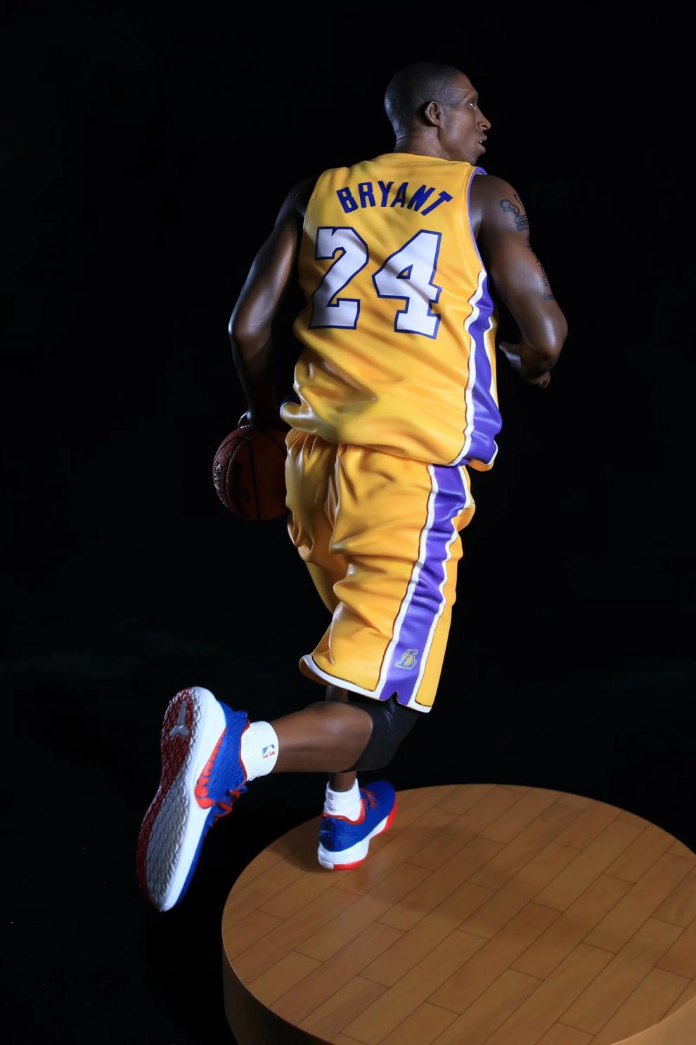 bryant24,bryant 科比24号手办纪念品模型人偶nba篮球明星kobebryant黑曼巴1/6摆件