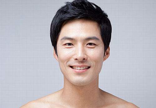  危害男人脸部肌肤的六大杀手 