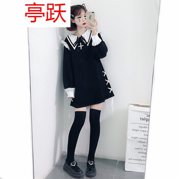 減齡小白裙，打造優(yōu)雅女人味
