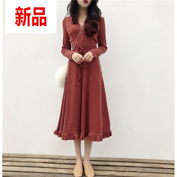 夏日出游，時尚連衣裙打造優(yōu)雅范