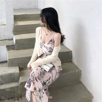 優(yōu)雅吊帶裙，打造性感女人味