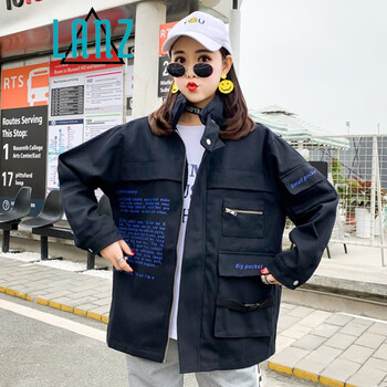 減齡寬松外套，穿出活力少女風(fēng)