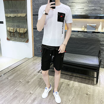 性感迷彩上衣，打造清爽小哥哥