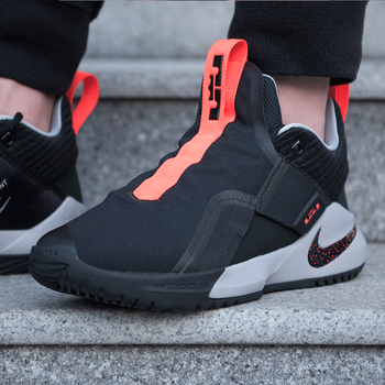 耐克（NIKE）籃球鞋AO2920-001詹姆斯使節(jié)11 42