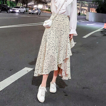 性感鏤空半身裙，打造優(yōu)雅小仙女