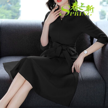 時尚小白裙，穿出氣質(zhì)女神范
