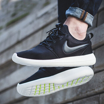耐克（NIKE）跑步鞋844656-003 39
