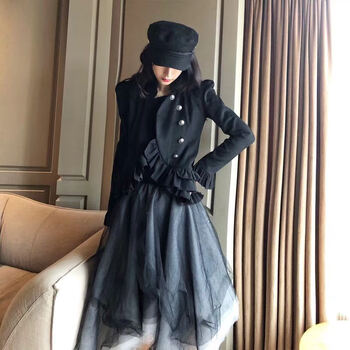 一字肩連衣裙，打造優(yōu)雅女神范