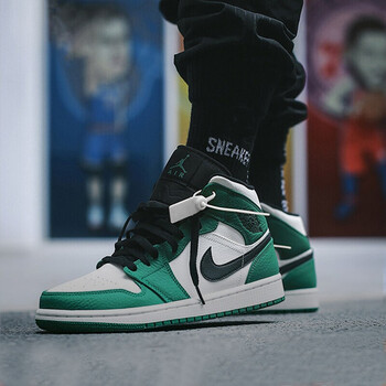 耐克（NIKE）籃球鞋852542-301 40