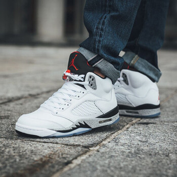 耐克（NIKE）籃球鞋136027-104（白水泥） 