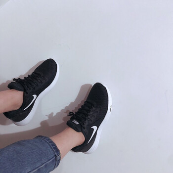 耐克登月鞋女
