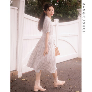 時(shí)尚小白裙，打造浪漫女人味