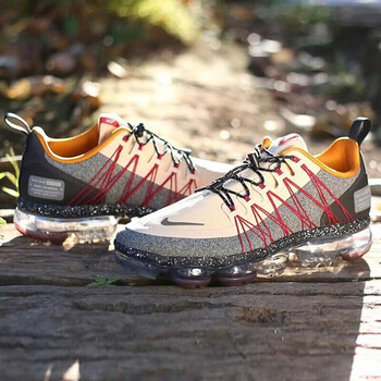 耐克（NIKE）跑步鞋AQ8810-200 飛線卡其色 44