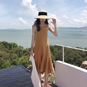 夏日海邊，碎花連衣裙拯救你