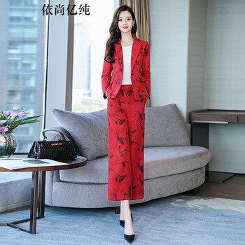 純色小胸短裙，讓你變身女神主角