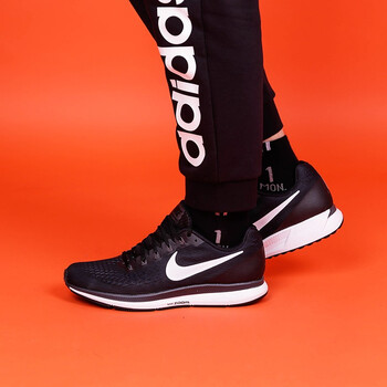 耐克（NIKE）跑步鞋880555-001 40.5
