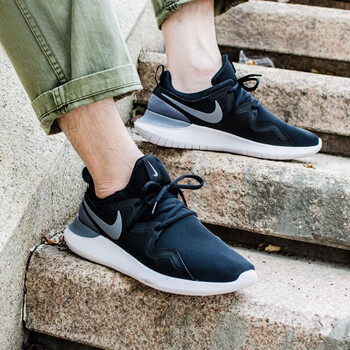 耐克（NIKE）跑步鞋秋冬黑冷灰AA2160-001 