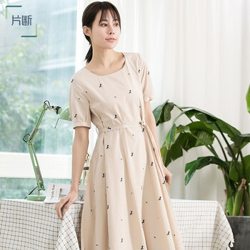 夏日季，純色連衣裙打造優(yōu)雅女神