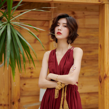 純色碎花裙，打造性感小仙女