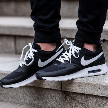 耐克（NIKE）跑步鞋918230-007 40.5