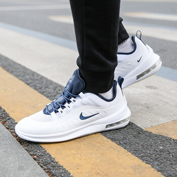 耐克(Nike)跑步鞋AA2146-105 