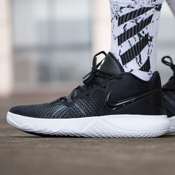 耐克（NIKE）籃球鞋黑白熒光黃AJ1935-001 43