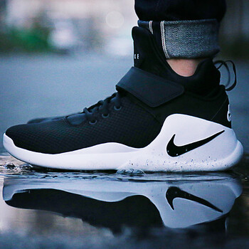 耐克（NIKE）跑步鞋黑白配色844839-002 