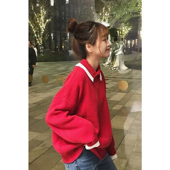 毛衣女學(xué)生翻領(lǐng)