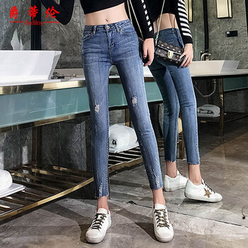 時尚破洞牛仔褲，打造優(yōu)雅女神范