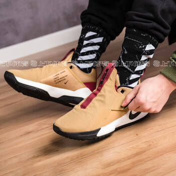 耐克（NIKE）跑步鞋AO2920-200 使節(jié)11 