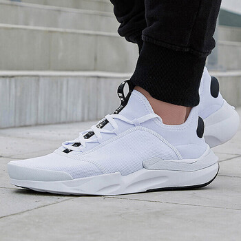 耐克（NIKE）跑步鞋AO1733-100 白色緩震耐磨 39