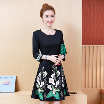 純色長袖裙，打造優(yōu)雅小仙女