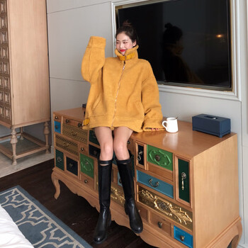 純色長(zhǎng)袖外套，打造百搭女神范