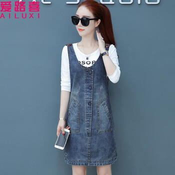 修身連衣裙，穿出氣質(zhì)小白