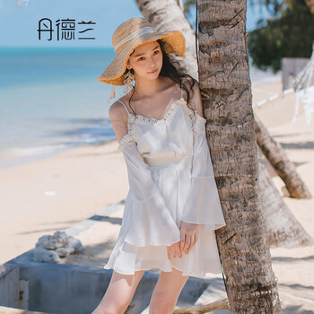 小身材大長腿，純色短裙來助力