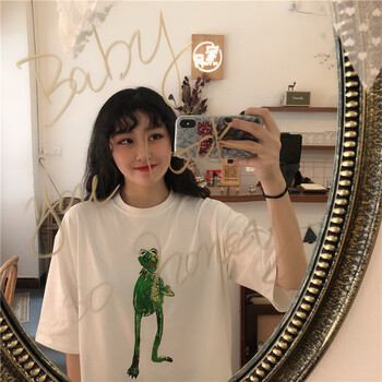 時尚百搭的簡約風(fēng)圓領(lǐng)連衣裙