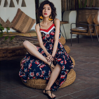 時(shí)尚印花長(zhǎng)裙，讓你的美出新高度