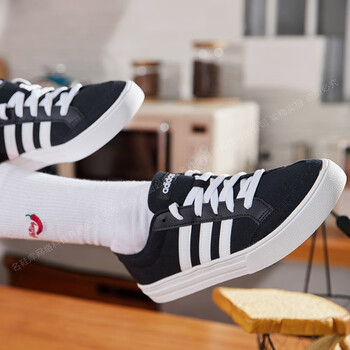 阿迪達(dá)斯（Adidas）板鞋AW3890一號(hào)黑+亮白+亮白 