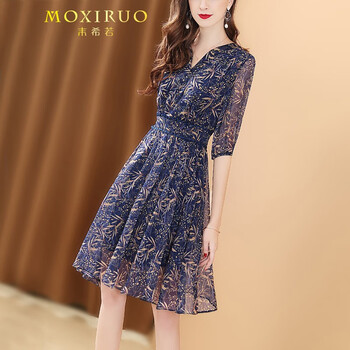 減齡寬松連衣裙，打造甜美小仙女