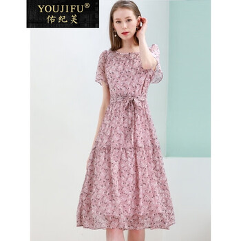 時(shí)尚小白裙，打造優(yōu)雅美少女
