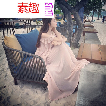 浪漫優(yōu)雅，吊帶裙打造性感女神